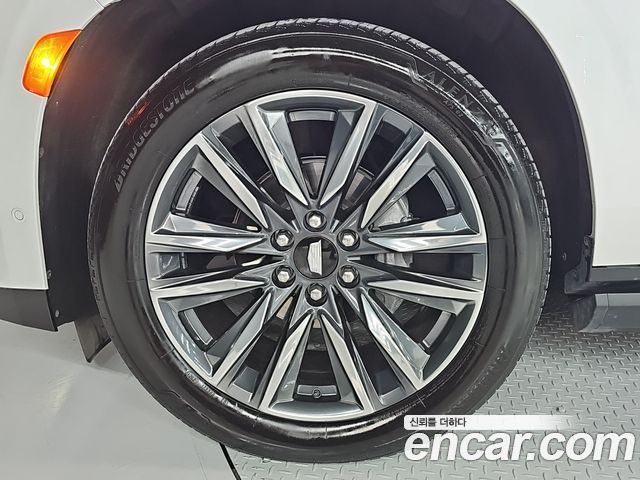 Cadillac Escalade 5-го поколения 6.2 Sports Platinum - фото 4