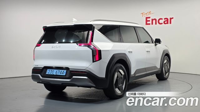 Kia EV9 Long Range 4WD Air - фото 1