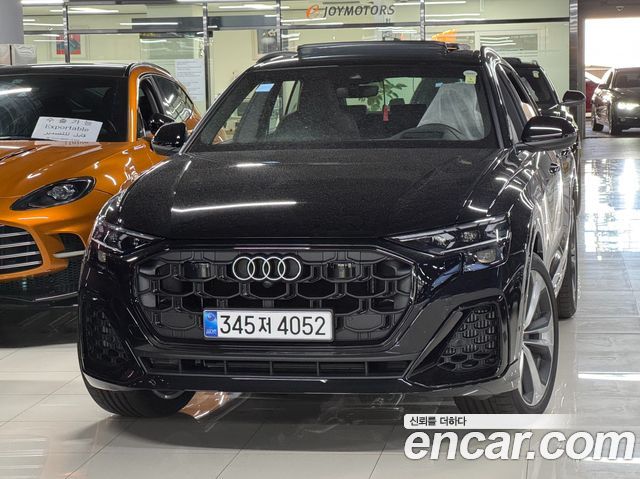 Audi Q8 55 TFSI Quattro Premium - фото 0