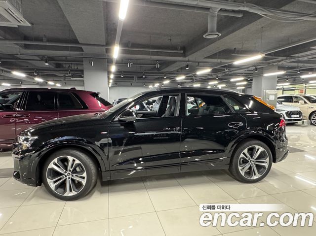 Audi Q8 55 TFSI Quattro Premium - фото 1