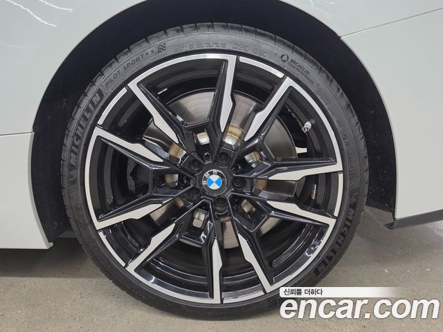 BMW 8-Series G15 M850i xDrive Coupe - фото 4