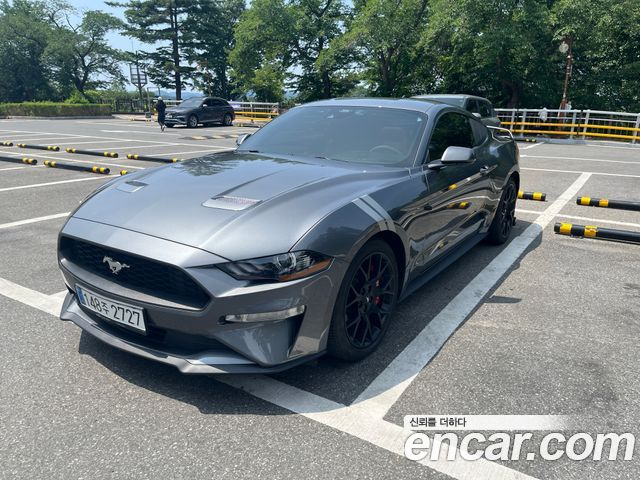 Ford Mustang Coupe - фото 0