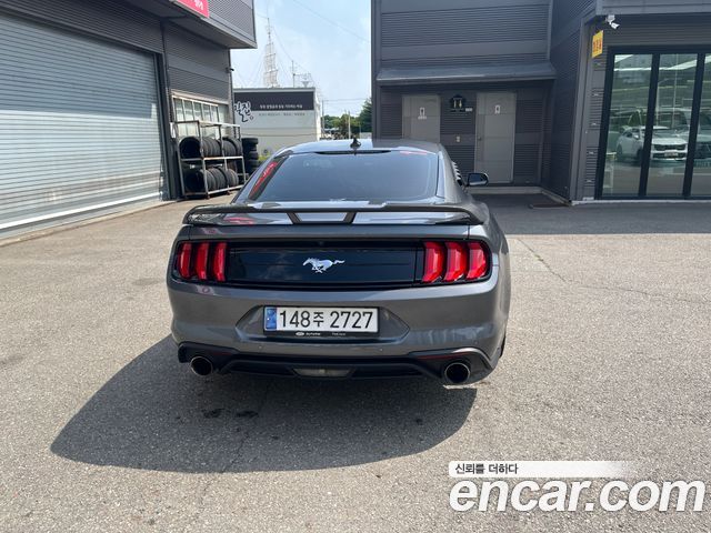 Ford Mustang Coupe - фото 3
