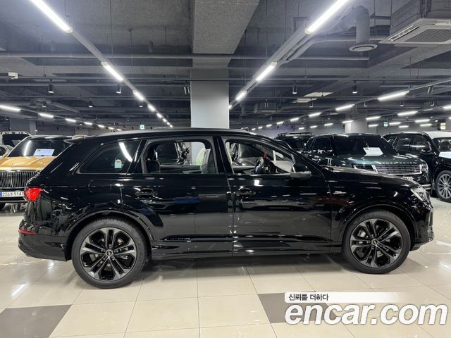 Audi Q7 55 TFSI Quattro Premium - фото 1