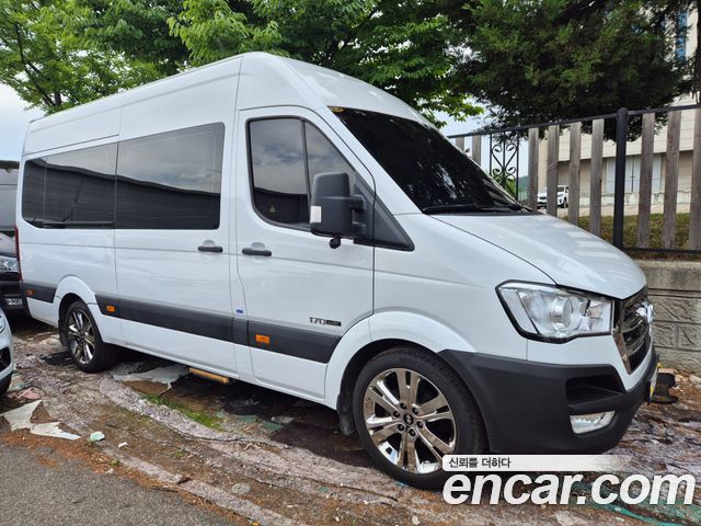Hyundai Solati 15-seater Luxury - фото 2