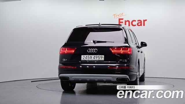 Audi Q7 45 TFSI Quattro - фото 3