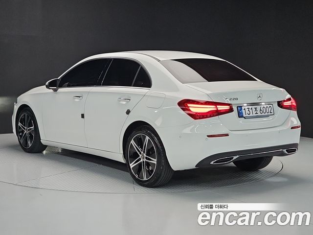 Mercedes-Benz A-Class W177 A220 Sedan - фото 2