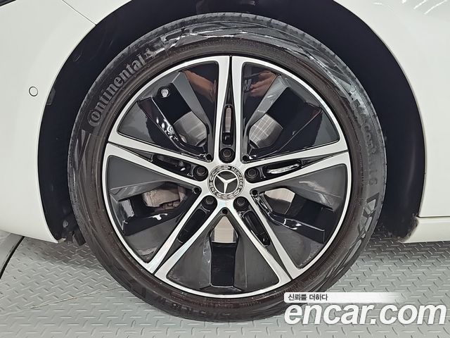 Mercedes-Benz A-Class W177 A220 Sedan - фото 4