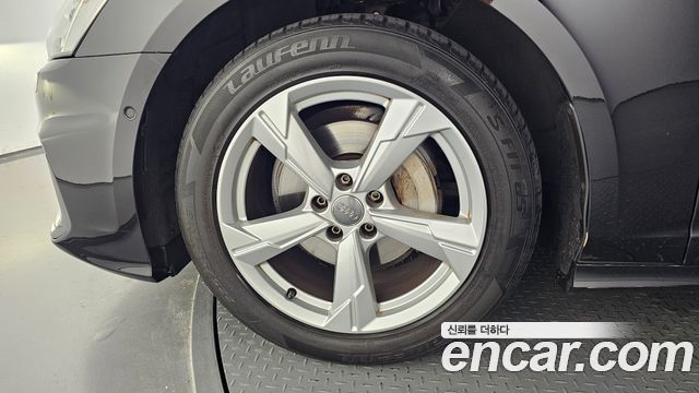 Audi A6 C8 40 TDI - фото 4