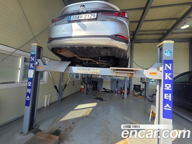 Lexus ES 7-го поколения Executive - фото 1