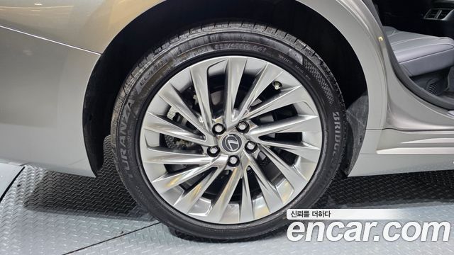 Lexus ES 7-го поколения Luxury Plus - фото 4