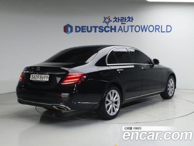 Mercedes-Benz E-Class W213 E300 Exclusive - фото 1