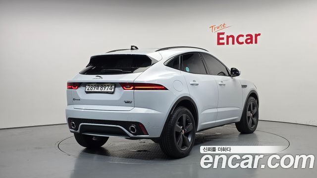 Jaguar E-PACE D180 Chequered Flag Edition - фото 1