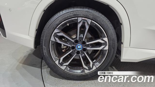 BMW iX1 U11 xDrive 30 M Sport - фото 4