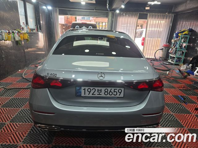 Mercedes-Benz E-Class W214 E200 Avantgarde - фото 2