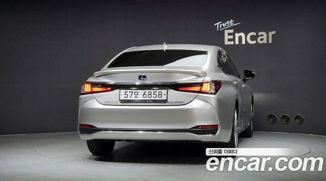 Lexus ES 7-го поколения Executive - фото 3