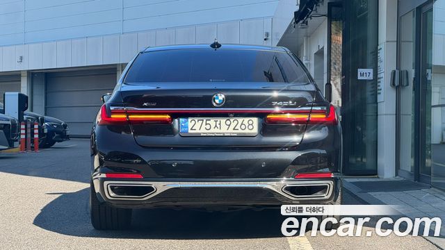 BMW 7-Series G11 740Li xDrive Design Pure Excellence - фото 3