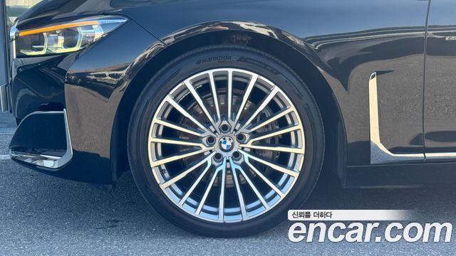 BMW 7-Series G11 740Li xDrive Design Pure Excellence - фото 4