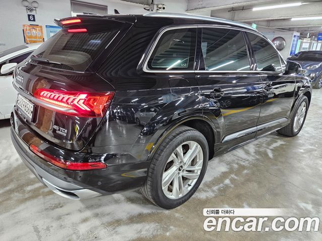 Audi Q7 45 TDI Quattro Premium - фото 1