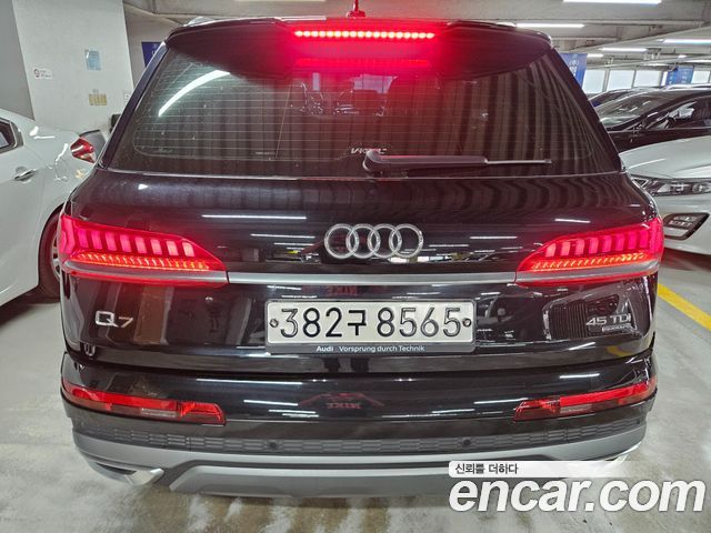 Audi Q7 45 TDI Quattro Premium - фото 3