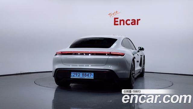 Porsche Taycan Base - фото 3