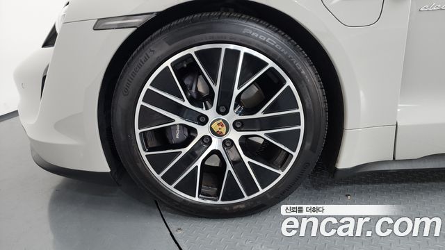 Porsche Taycan Base - фото 4