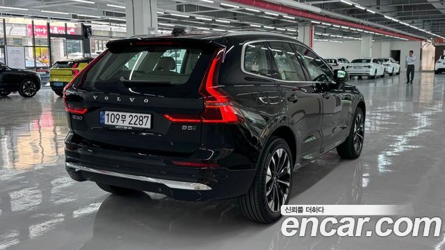 Volvo XC60 2-го поколения B5 Ultra Bright Air Sus - фото 1