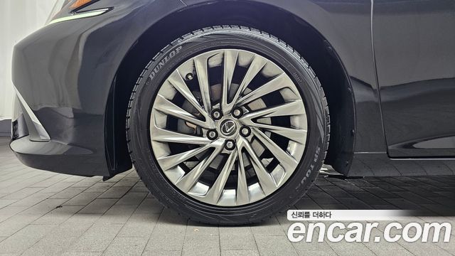 Lexus ES 7-го поколения Executive - фото 4