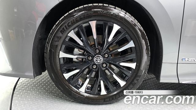 Toyota Alphard 4-го поколения 2.5 HEV Executive AWD - фото 3