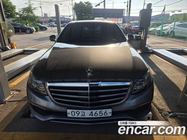 Mercedes-Benz E-Class W213 E400 4MATIC Exclusive - фото 0