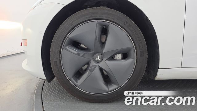 Tesla Model 3 Long Range AWD - фото 4