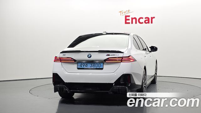 BMW i5 G60 eDrive 40 M Sport - фото 3