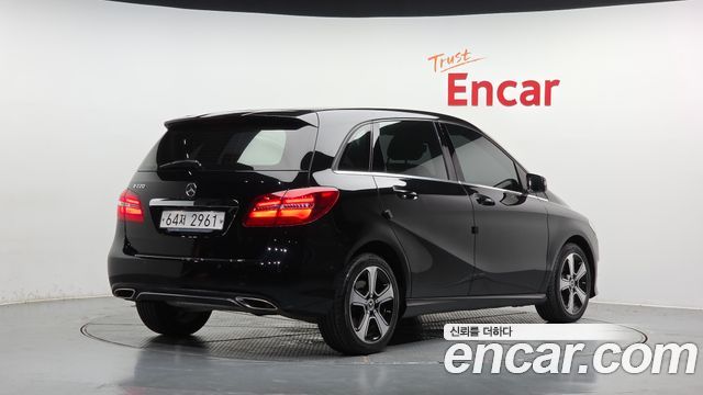 Mercedes-Benz B-Class W246 B220 - фото 1