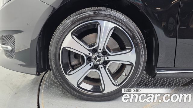 Mercedes-Benz B-Class W246 B220 - фото 4
