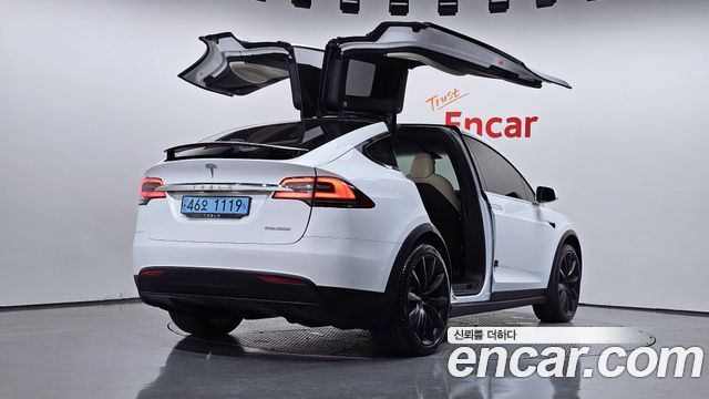 Tesla Model X Long Range - фото 1