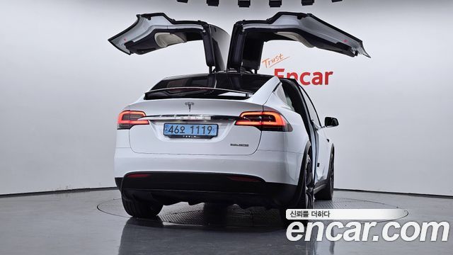 Tesla Model X Long Range - фото 3