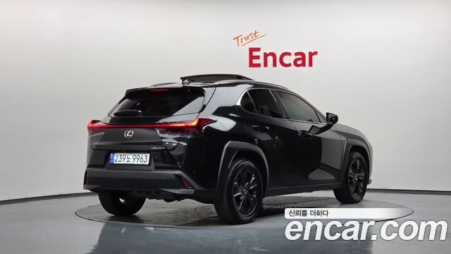 Lexus UX 2.0 2WD - фото 1