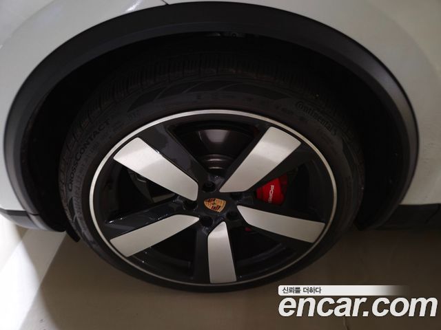 Porsche Macan EV 4S - фото 4
