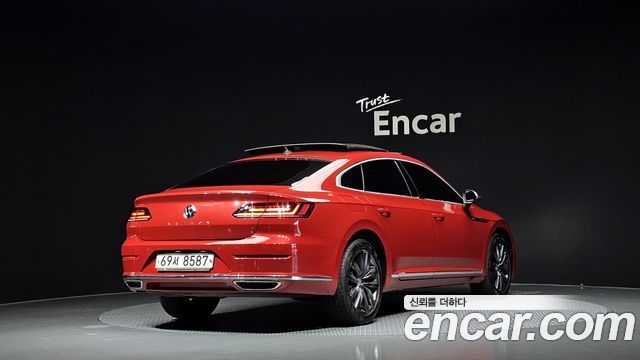 Volkswagen Arteon 2.0 TDI Premium - фото 1