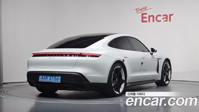 Porsche Taycan Base - фото 1