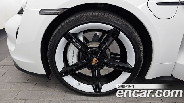 Porsche Taycan Base - фото 4