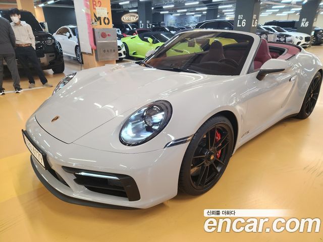Porsche 911 Carrera 4 GTS Cabriolet - фото 1