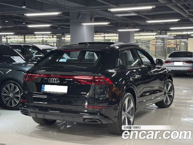 Audi Q8 50 TDI Quattro Premium - фото 2