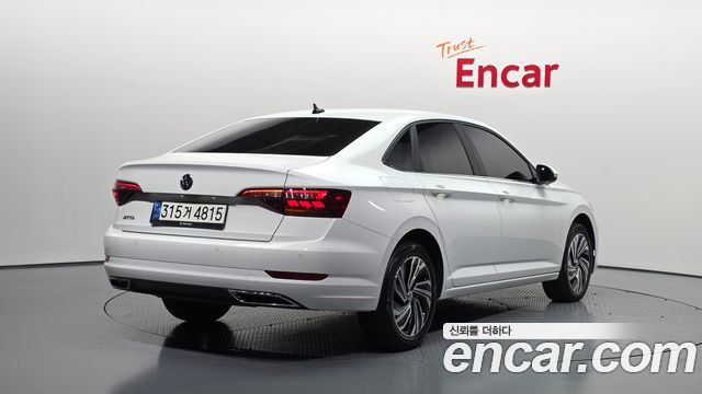 Volkswagen Jetta 7-го поколения 1.4 TSI Premium - фото 1