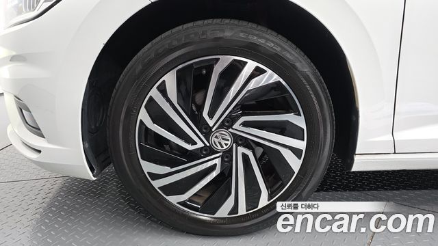 Volkswagen Jetta 7-го поколения 1.4 TSI Premium - фото 4