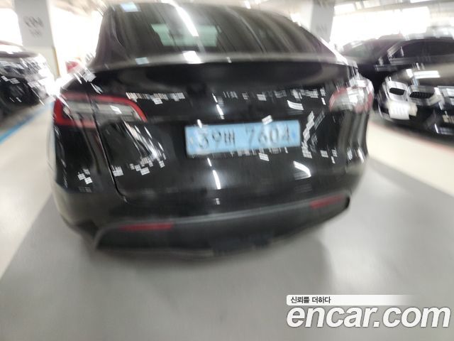 Tesla Model Y Standard Range RWD - фото 3