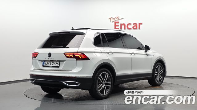 Volkswagen Tiguan 2-го поколения 2.0 TDI Prestige - фото 0
