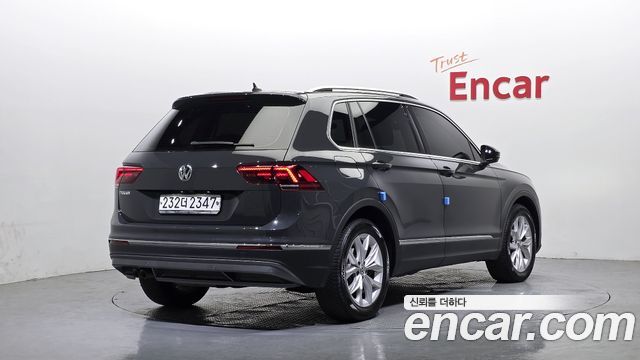 Volkswagen Tiguan 2-го поколения 2.0 TDI Premium - фото 1