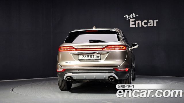 Lincoln MKC 2.0 AWD - фото 3