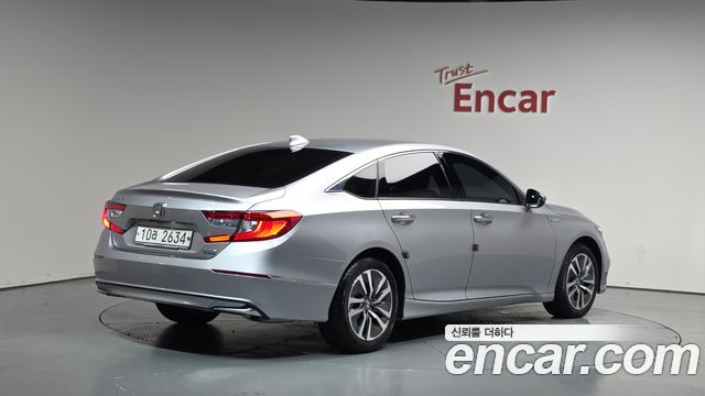 Honda Accord 10-го поколения 2.0 Hybrid Touring - фото 0